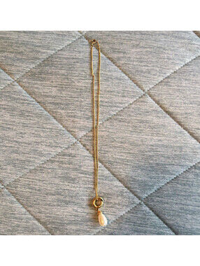 Gold Tone Circle & Faux Pearl Teardrop Pendant Necklace 18” Minimalist Vintage